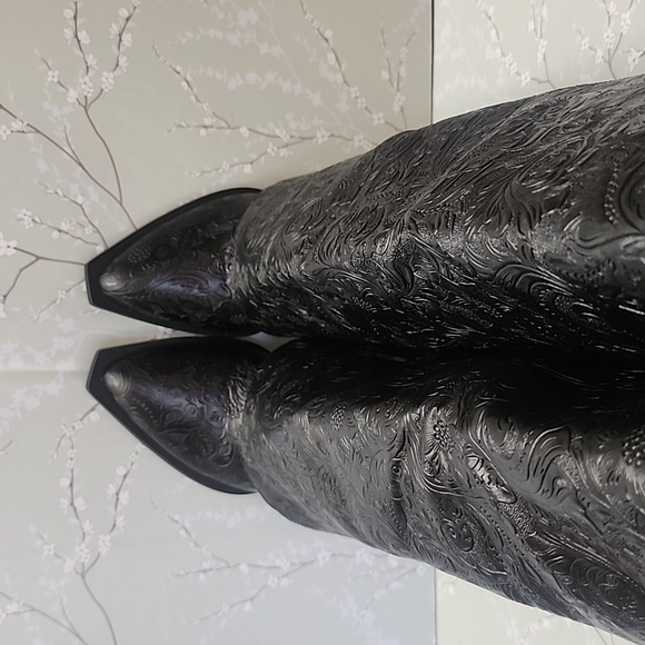 Black Boots - Picture 9 of 12